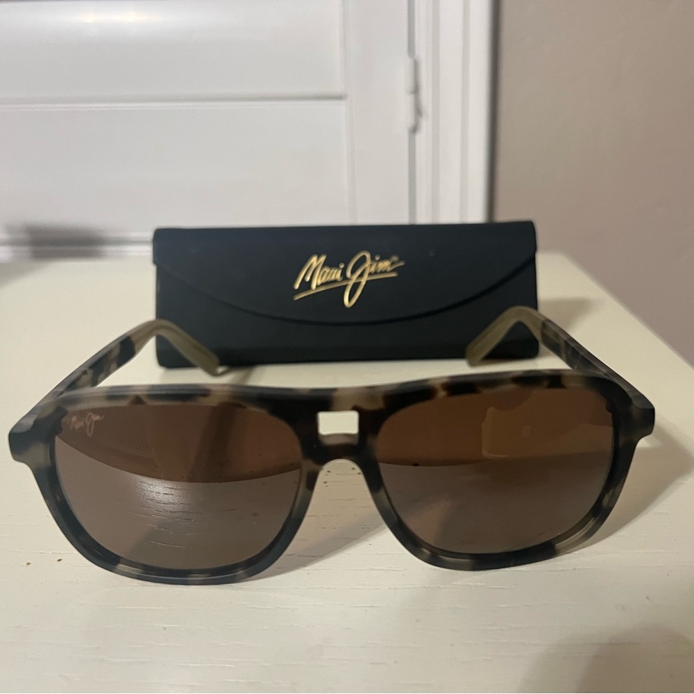 MAUI JIM AVIATOR SUNGLASSES